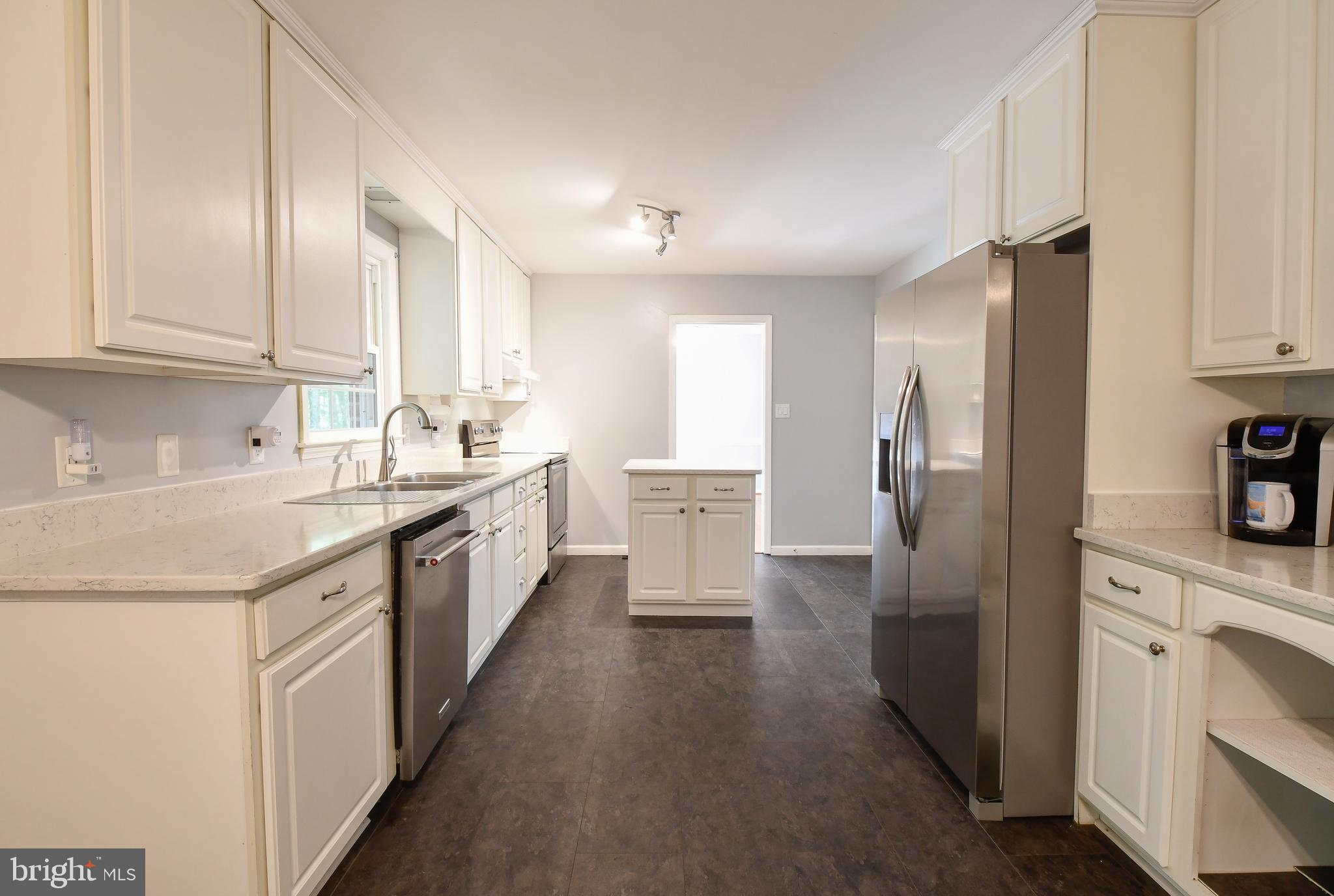 SUTTERS WOODS - Residential