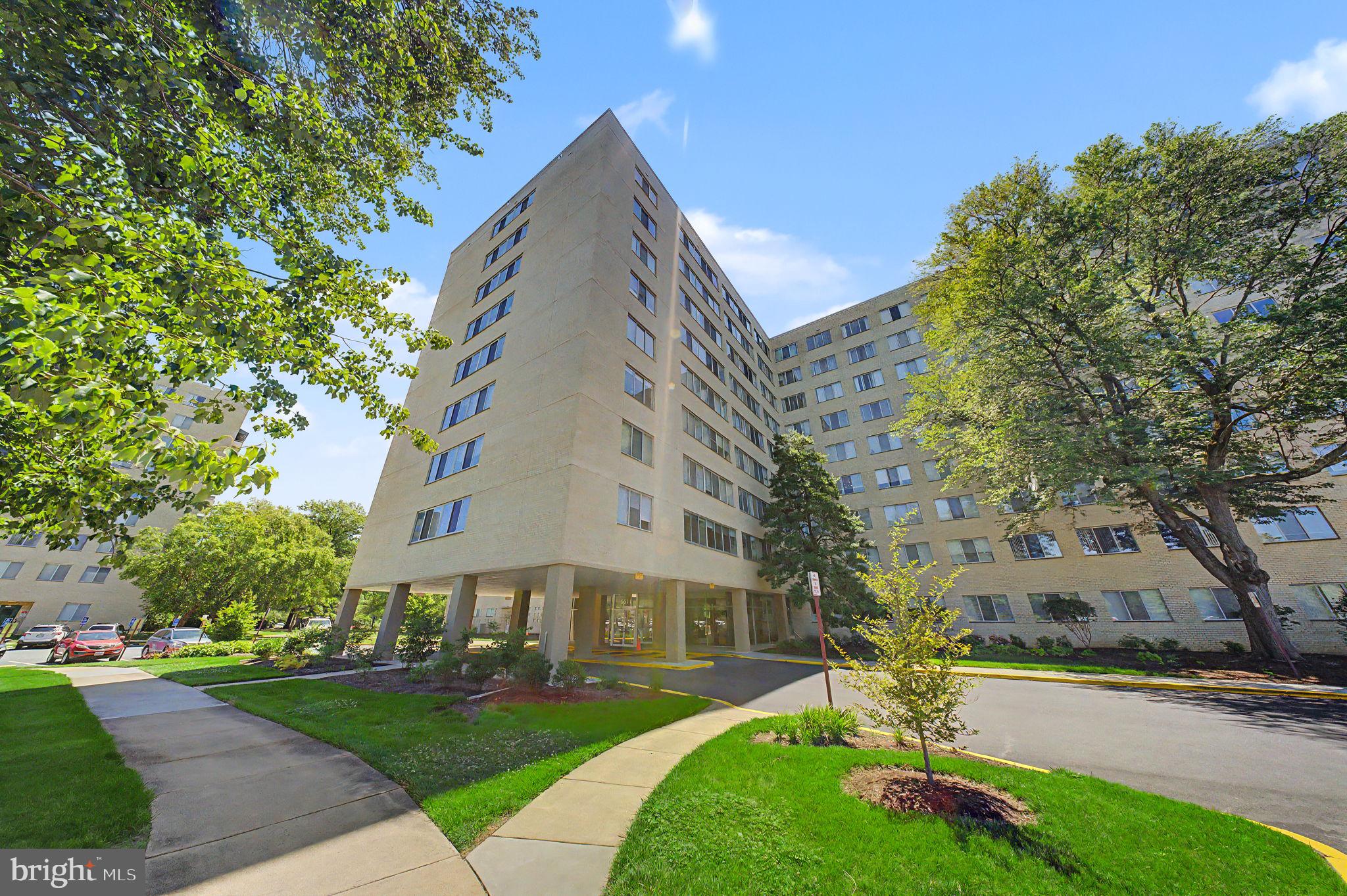 RIVER TOWERS - Residential