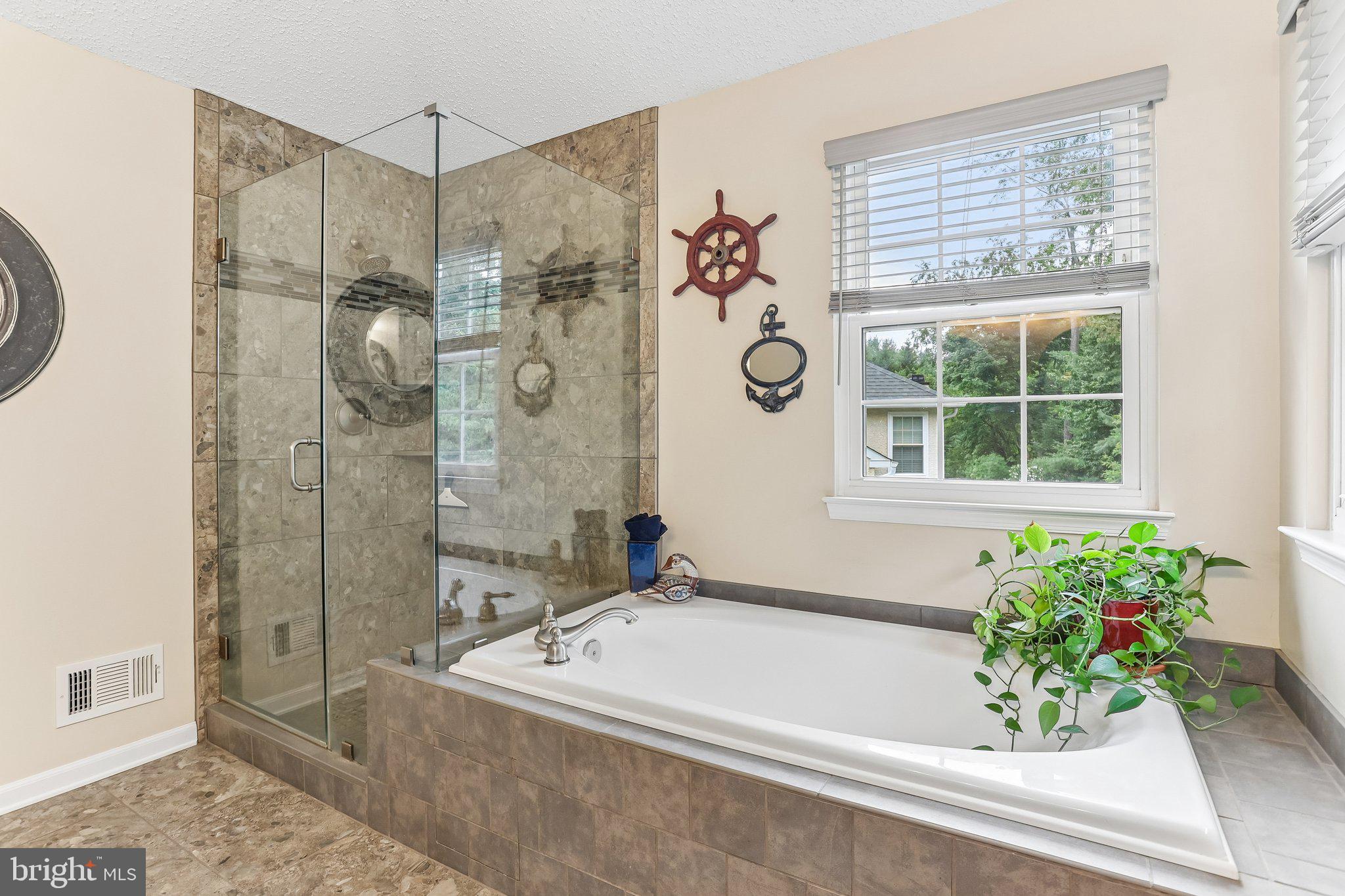 GARNET OAKS - Residential