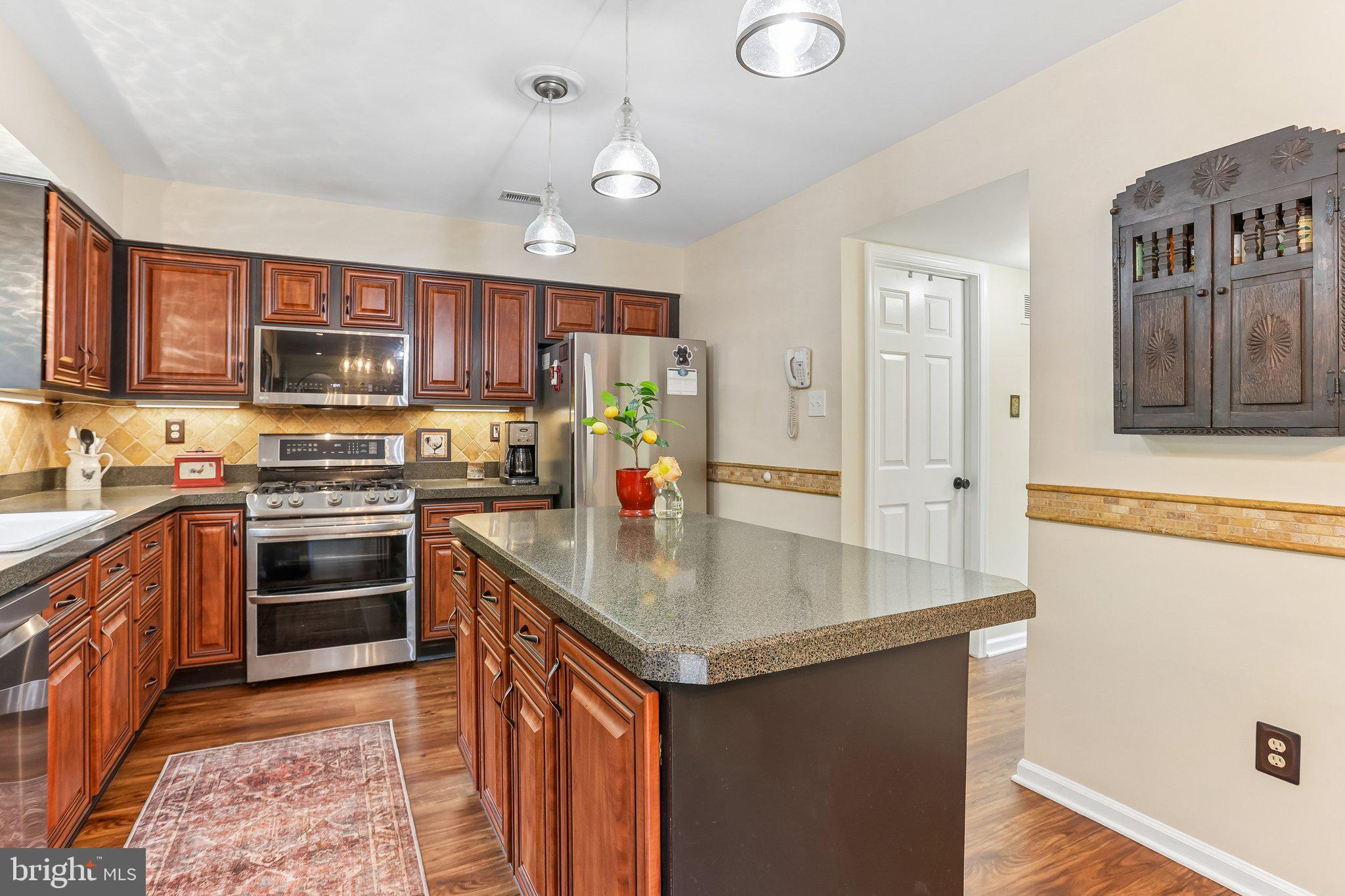 GARNET OAKS - Residential