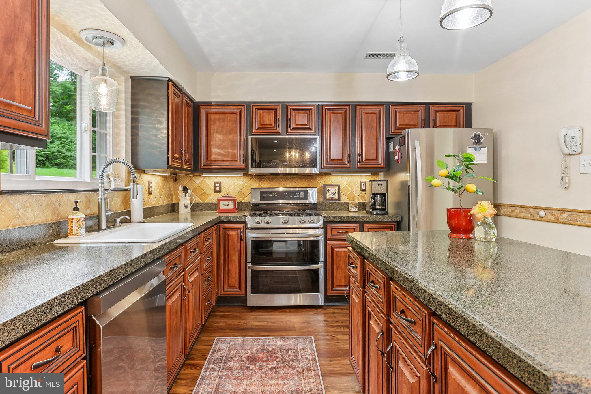 GARNET OAKS - Residential