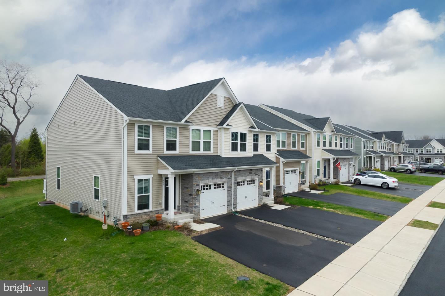BRADBURY POINT - Residential