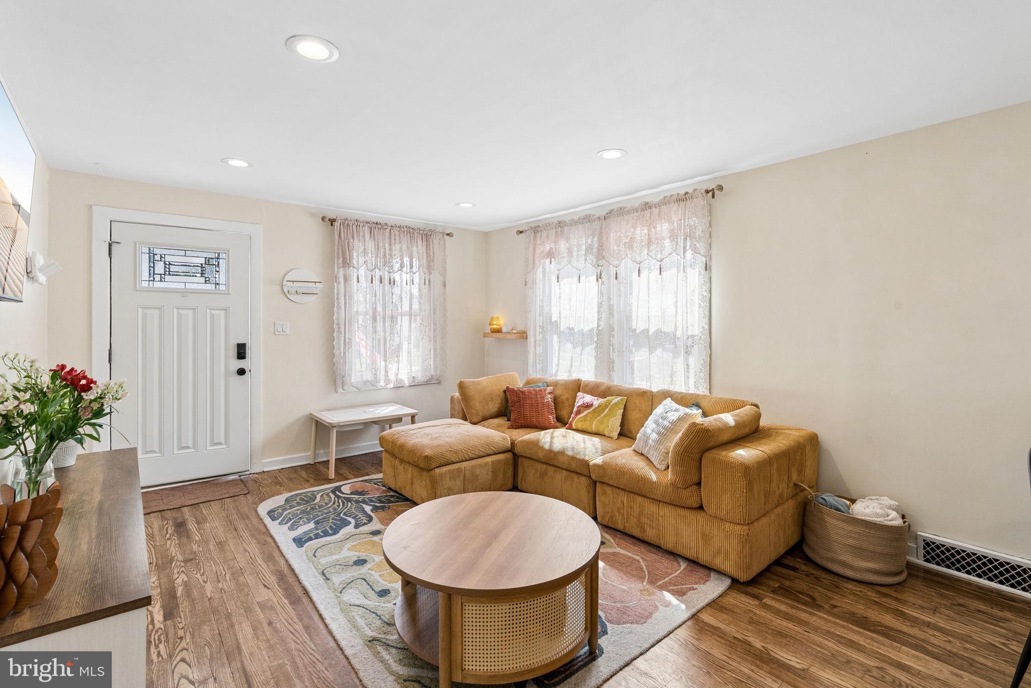 MAPLE RIDGE - Residential