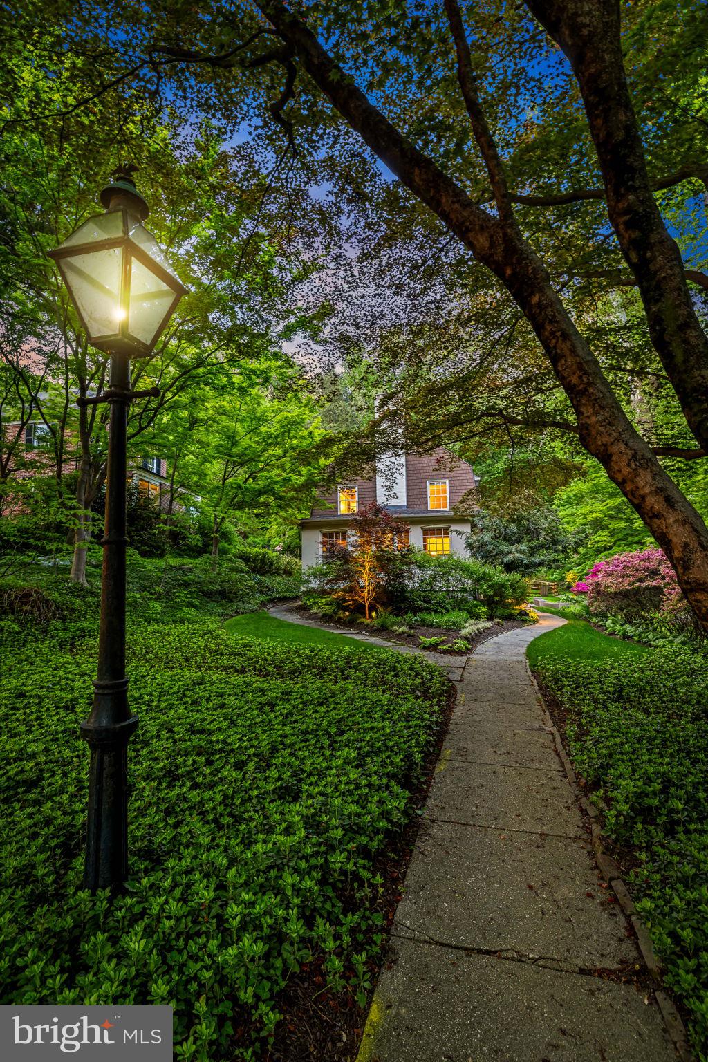 ROLAND PARK - Residential