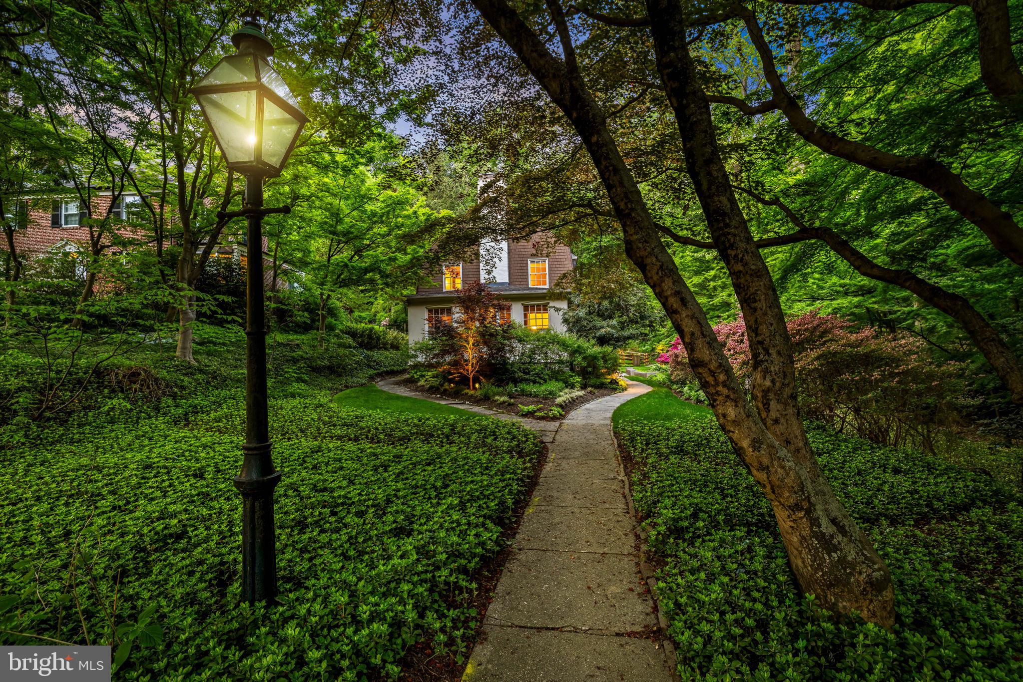 ROLAND PARK - Residential