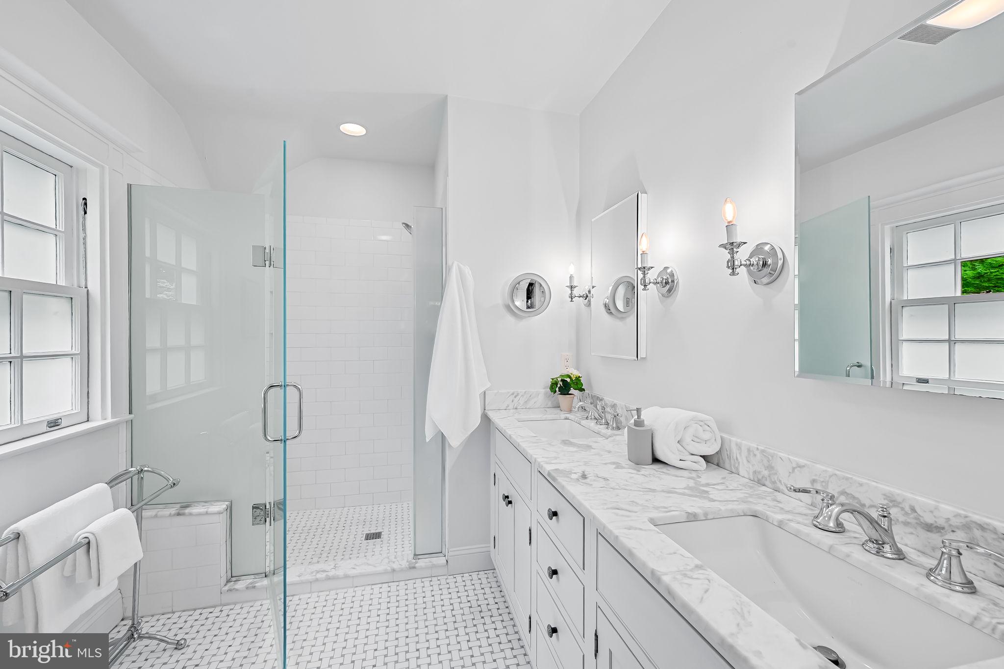 ROLAND PARK - Residential