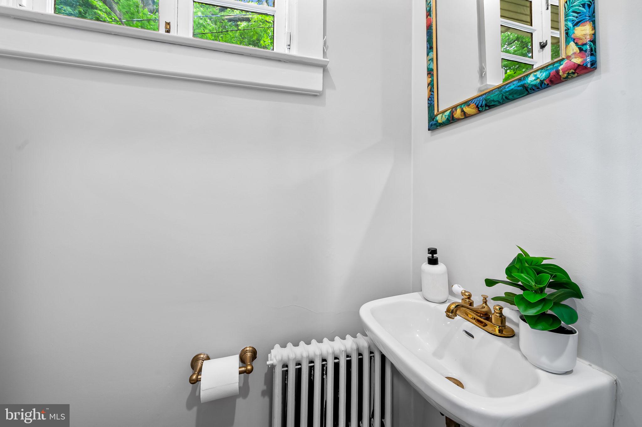 ROLAND PARK - Residential
