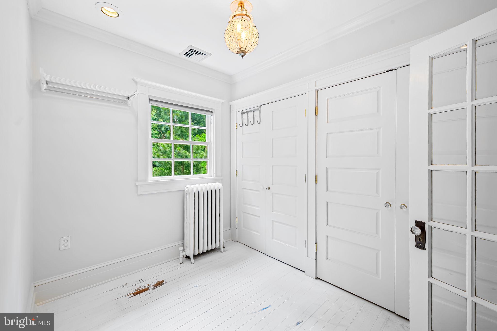 ROLAND PARK - Residential