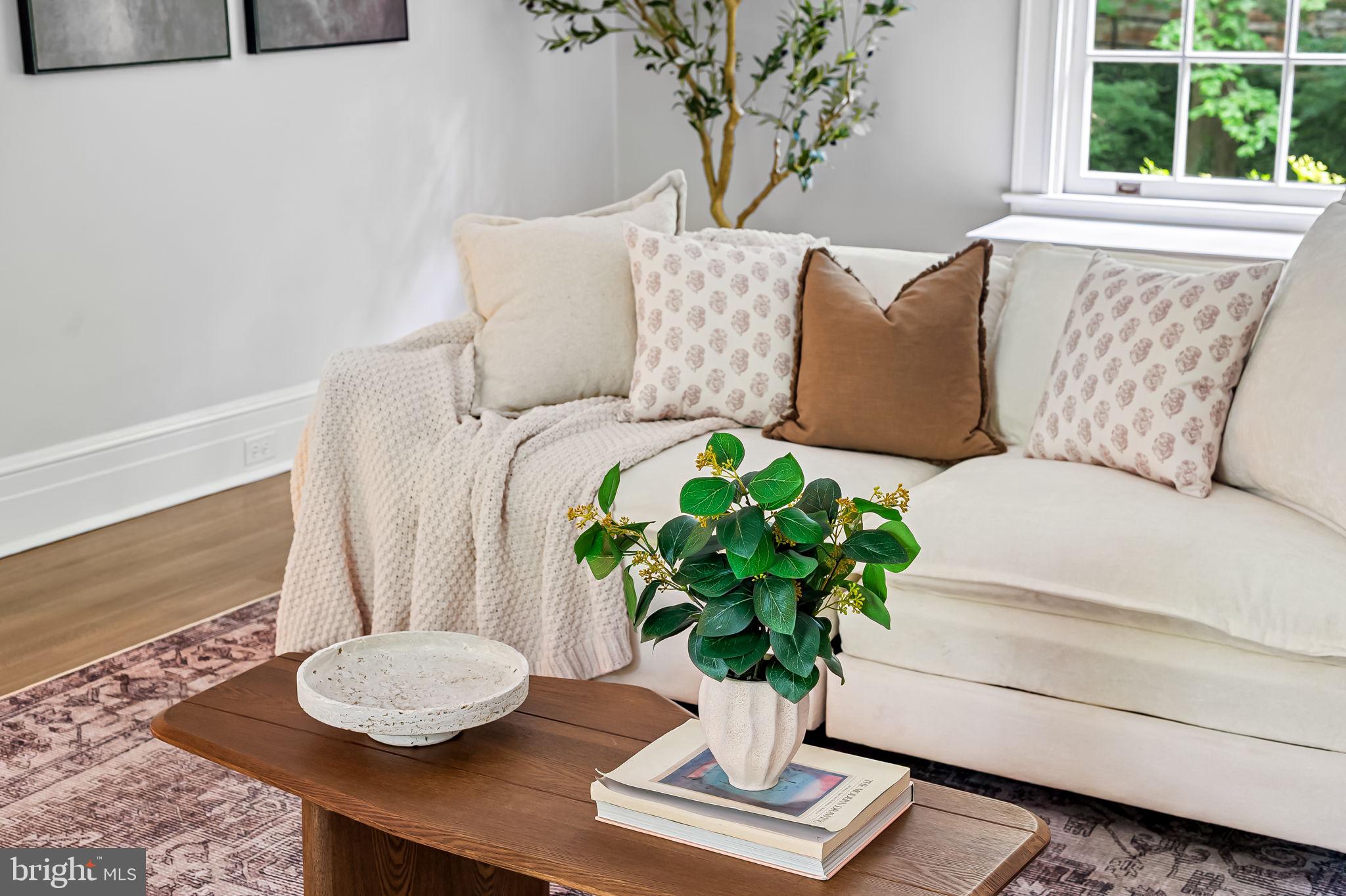 ROLAND PARK - Residential
