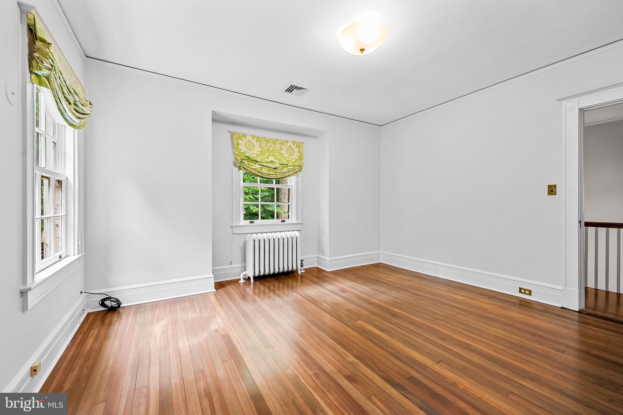 ROLAND PARK - Residential