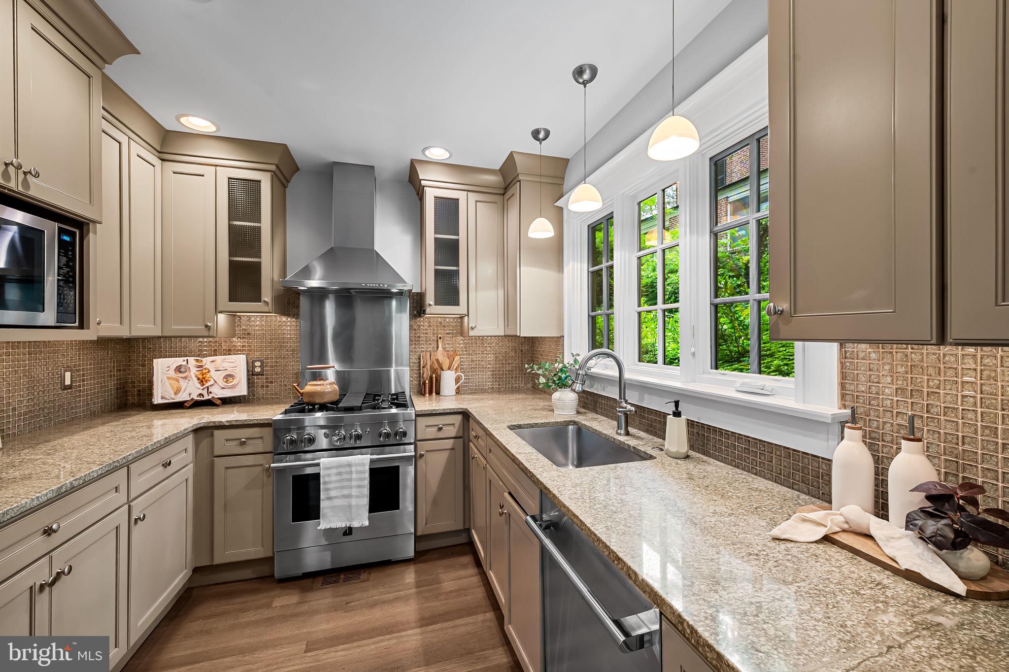 ROLAND PARK - Residential