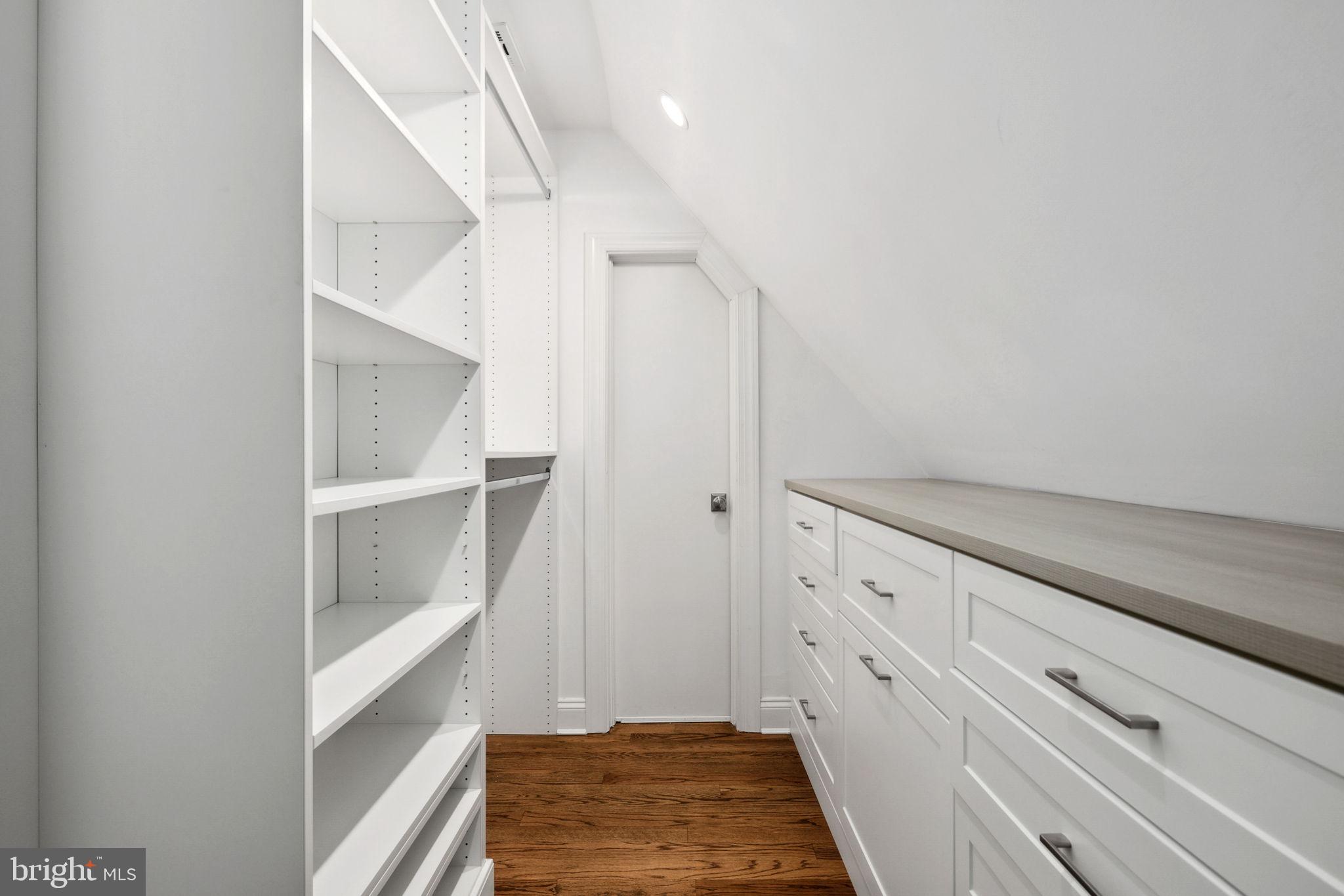 BEACH MILL HILL - Residential
