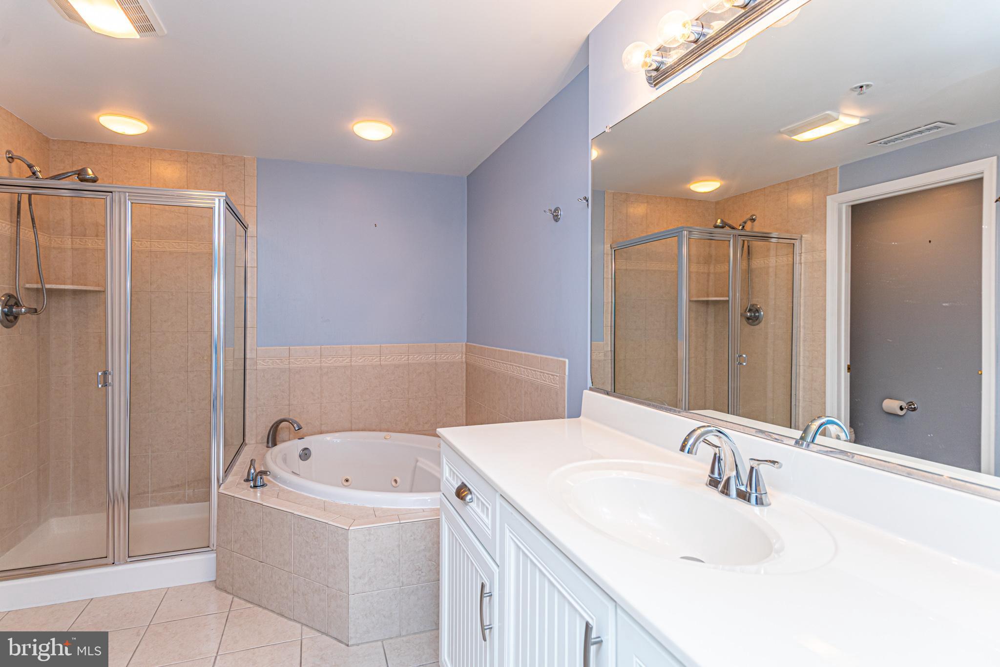 HARBOUR LIGHT CONDOS - Residential