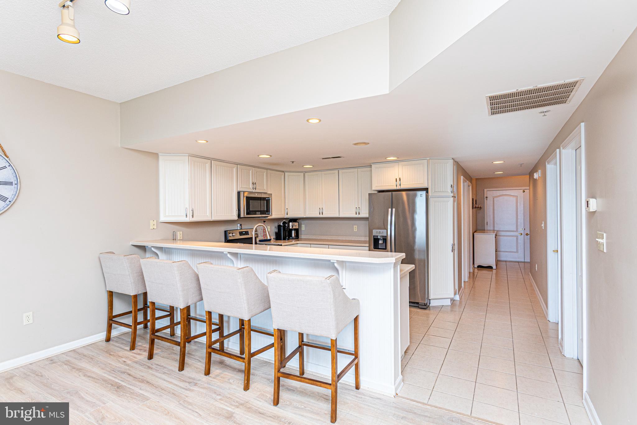 HARBOUR LIGHT CONDOS - Residential