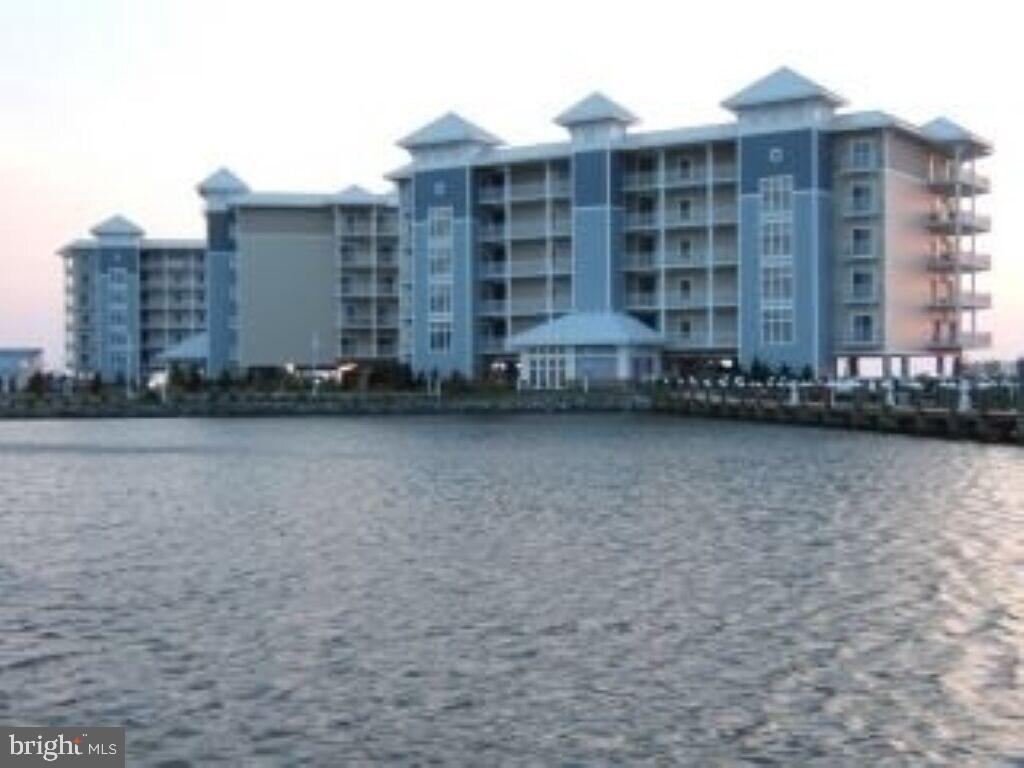 HARBOUR LIGHT CONDOS - Residential