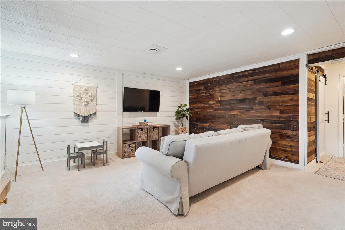WINDING RIDGE - Residential