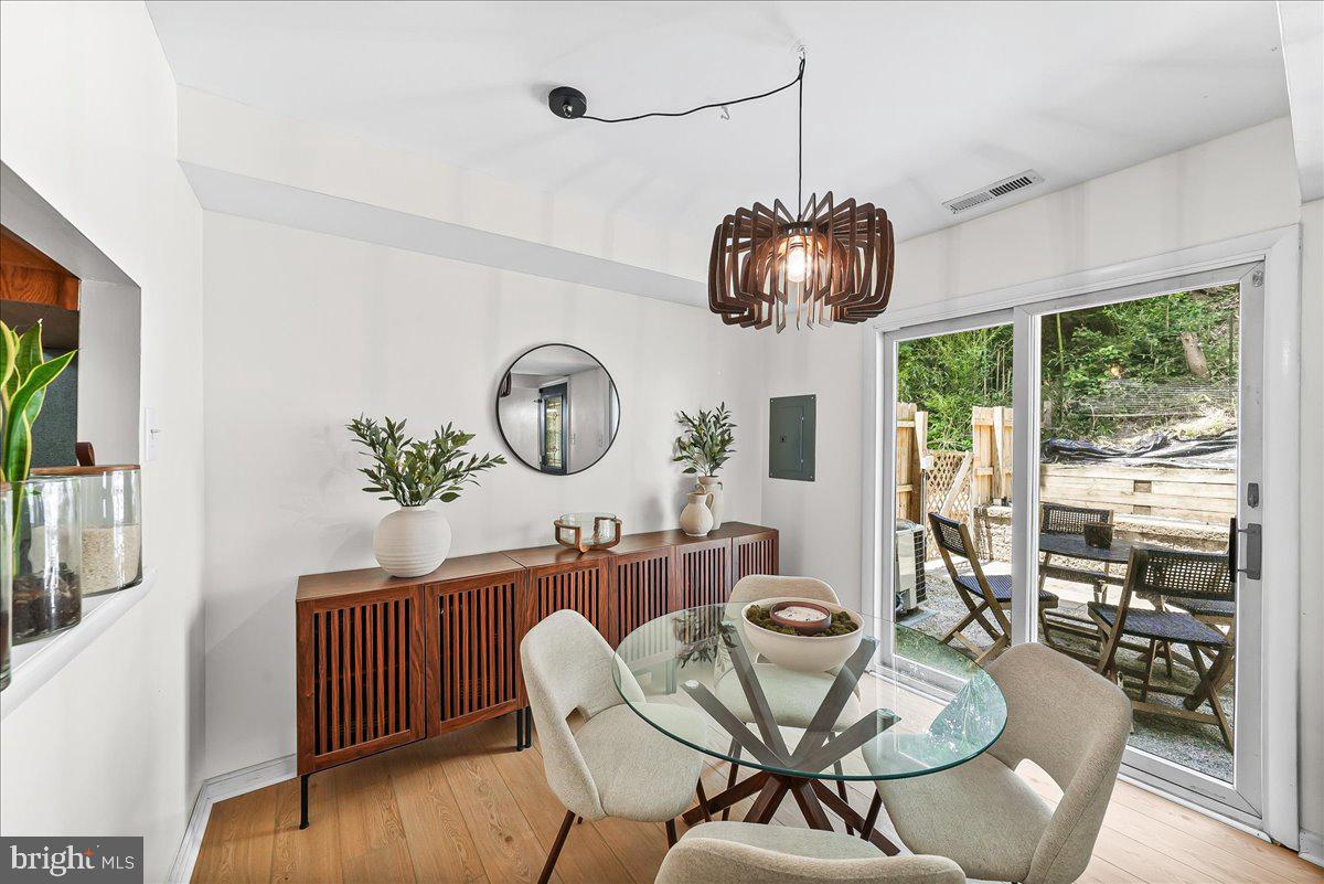 GREEN TREE - Residential
