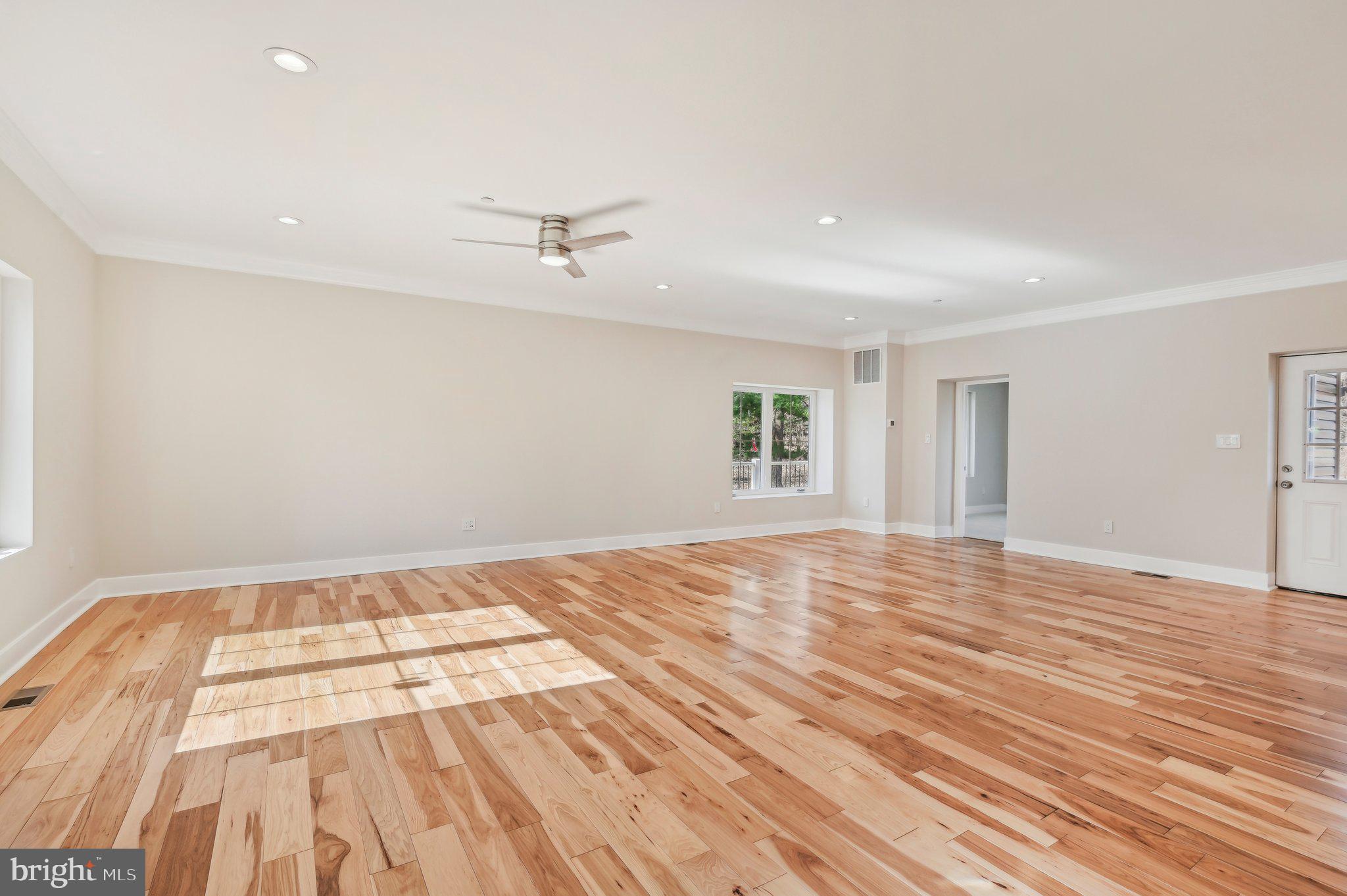 HALL SHOP MANOR - Residential