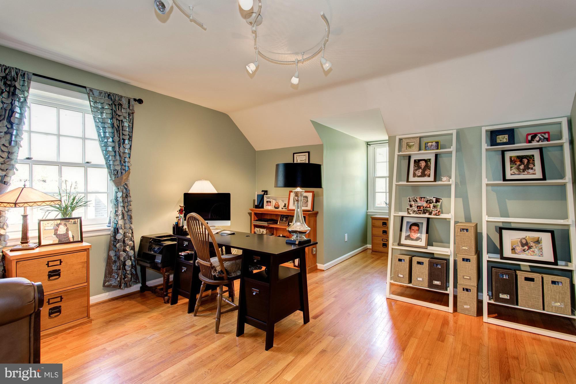WESTMORELAND HILLS - Residential