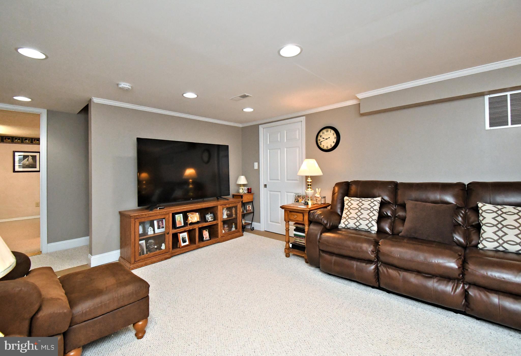 BARNSLEIGH EAST - Residential