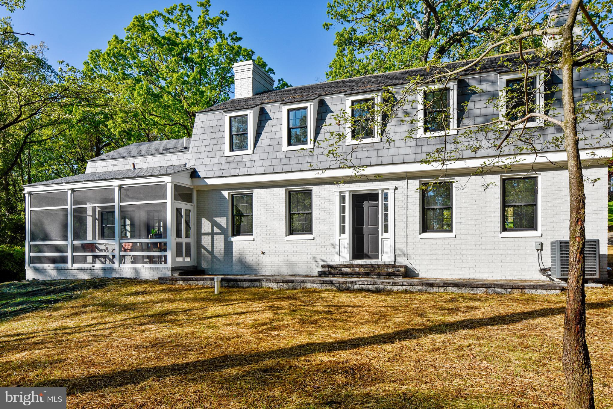 TUCKER - Residential
