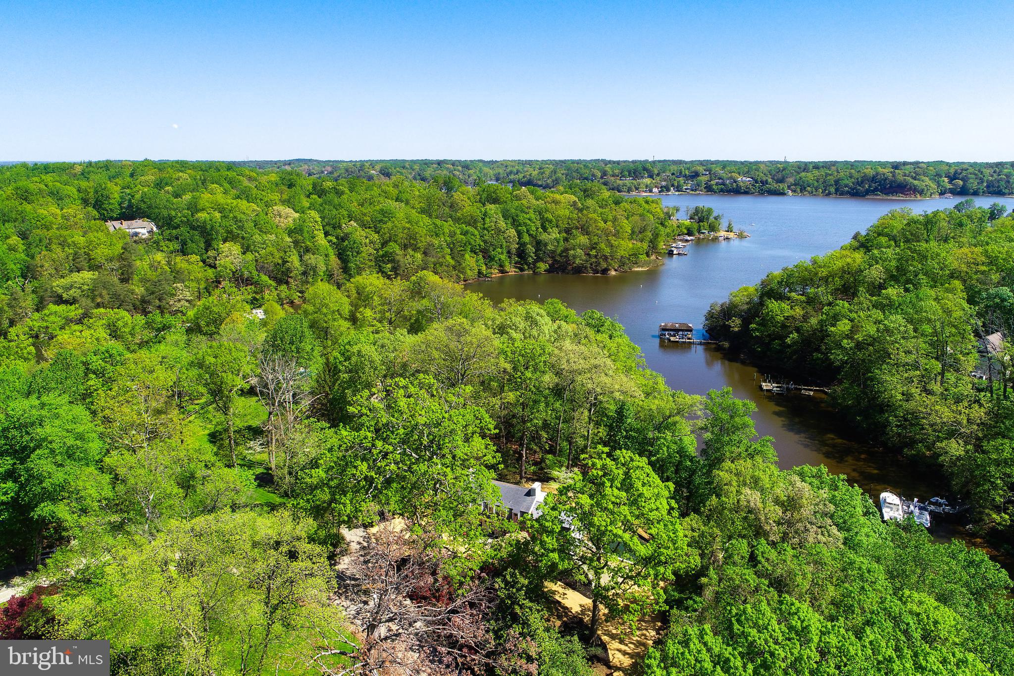TUCKER - Residential