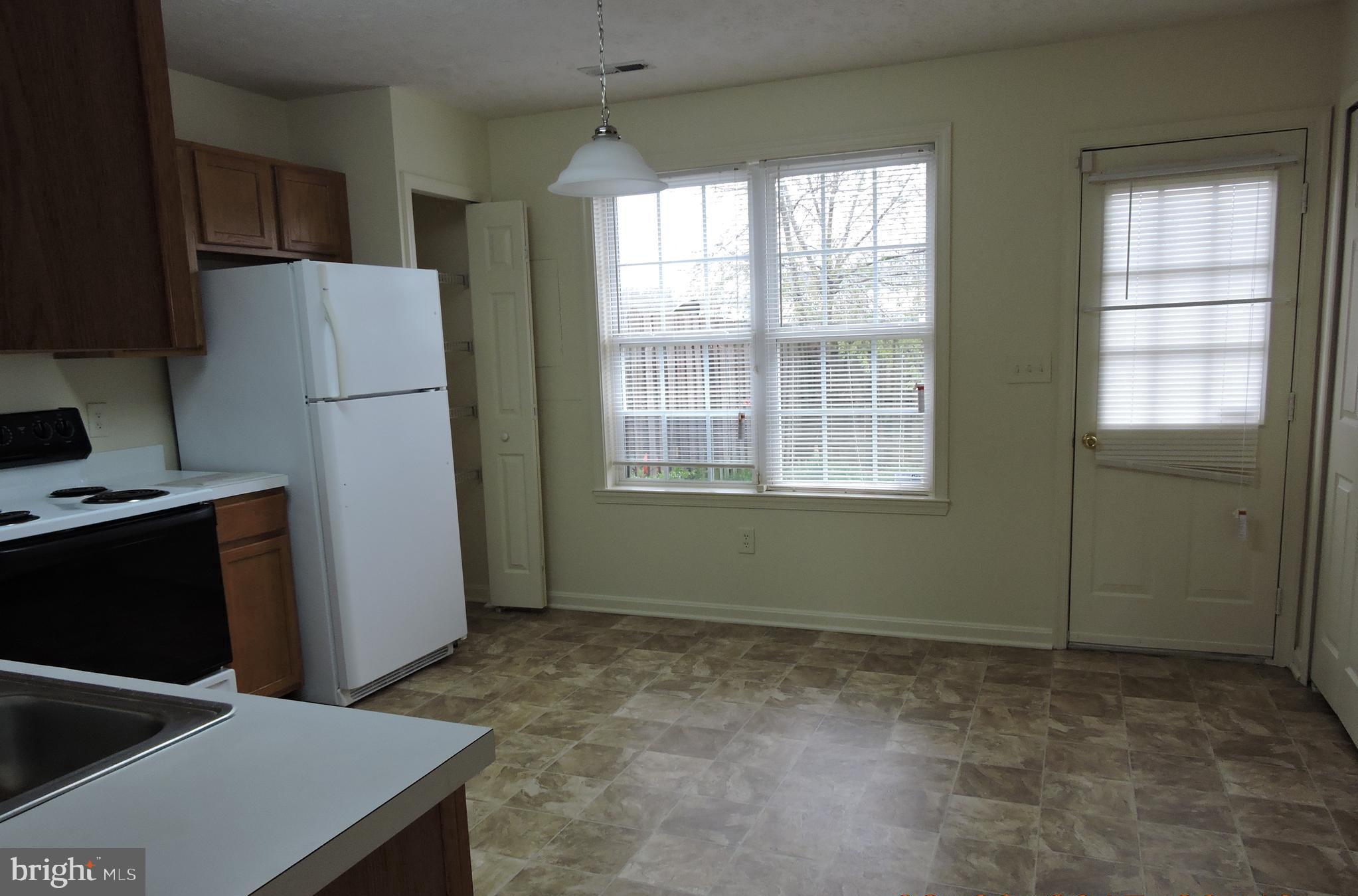 COVENTRY CREEK - Residential Lease