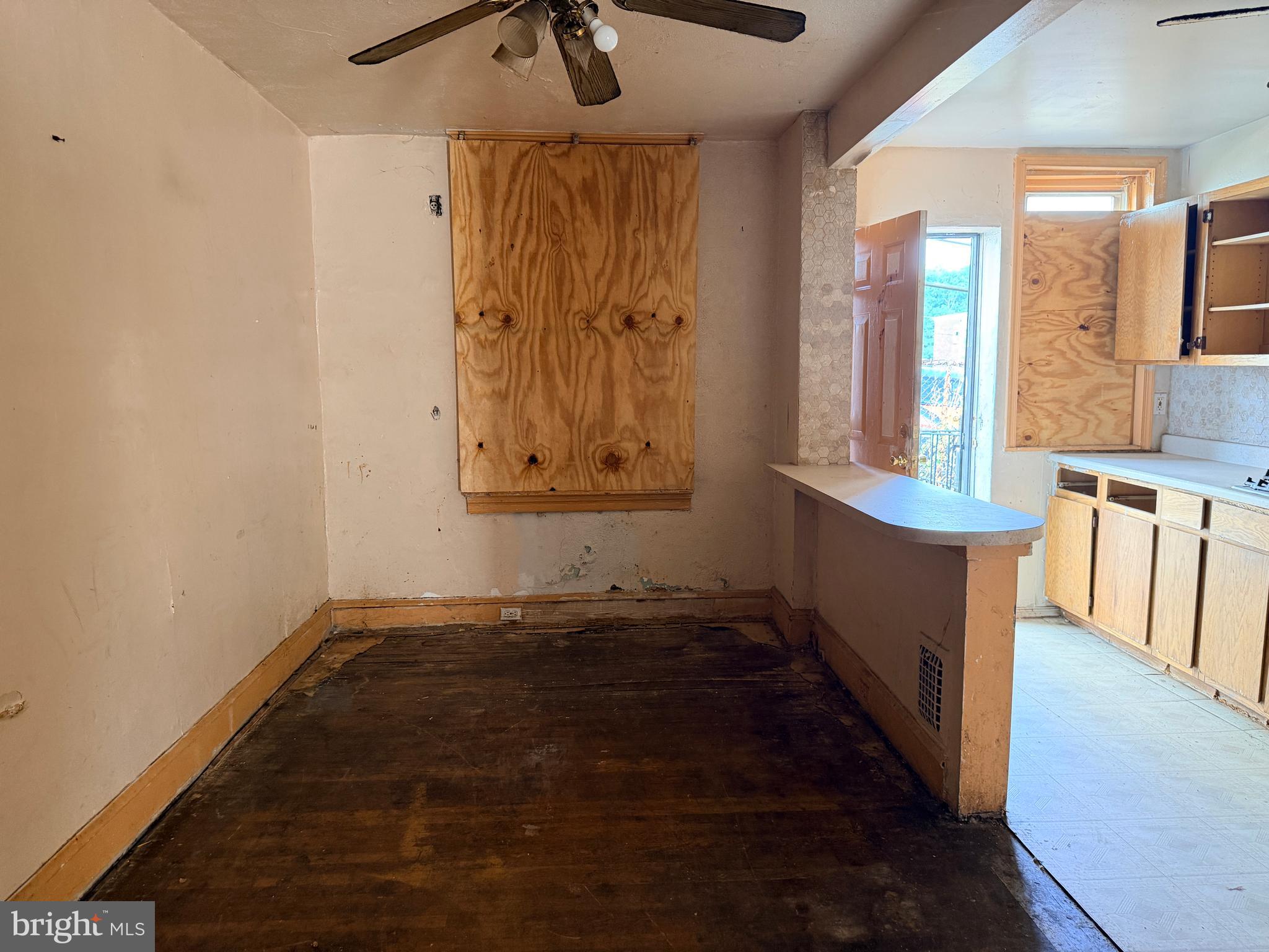ELMWOOD PARK - Residential