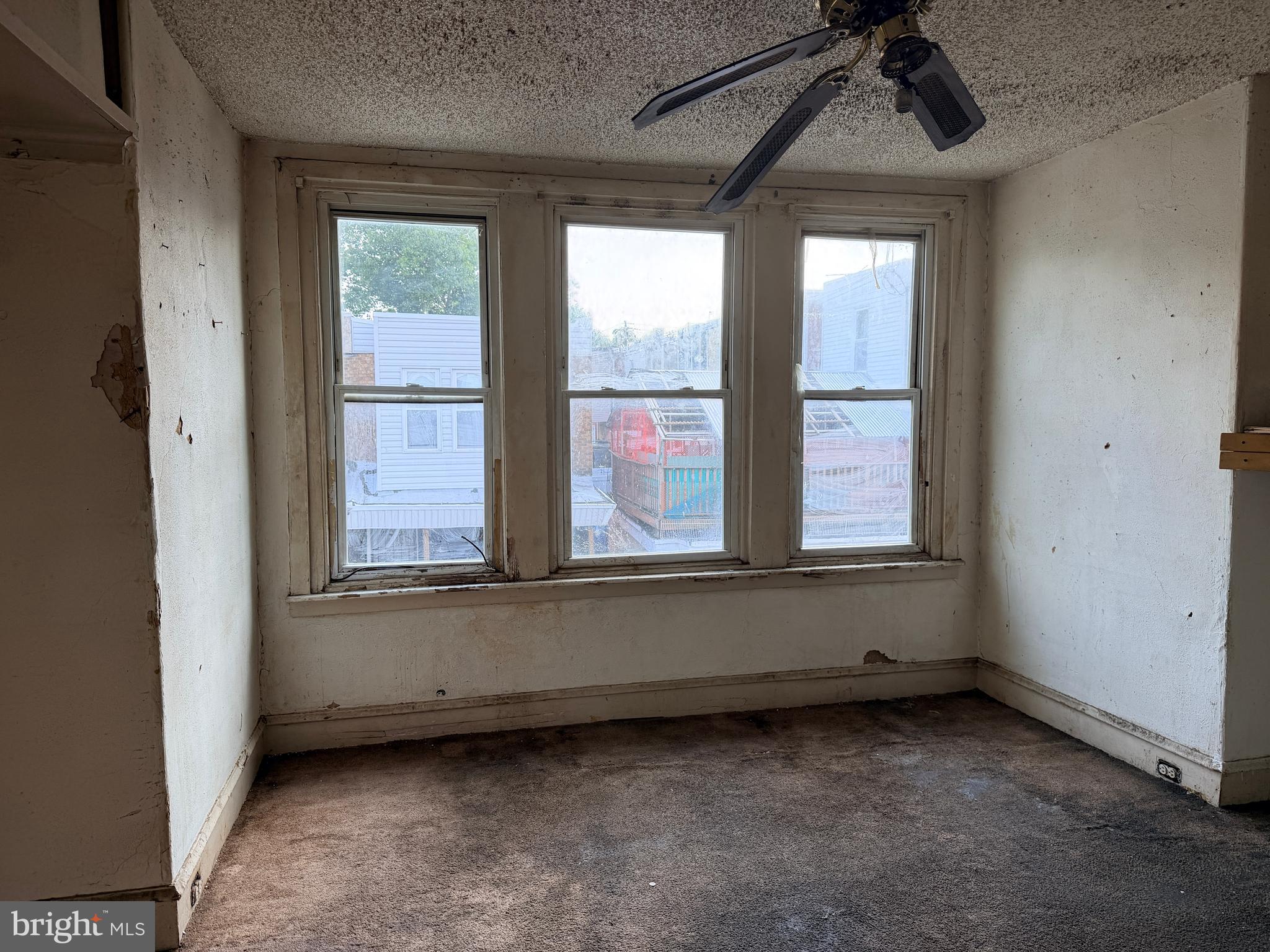 ELMWOOD PARK - Residential
