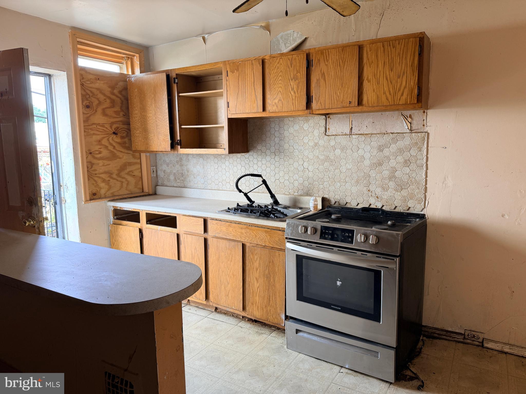 ELMWOOD PARK - Residential