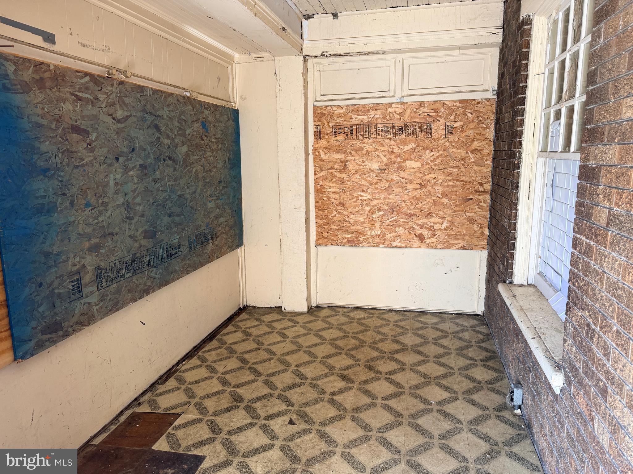 ELMWOOD PARK - Residential