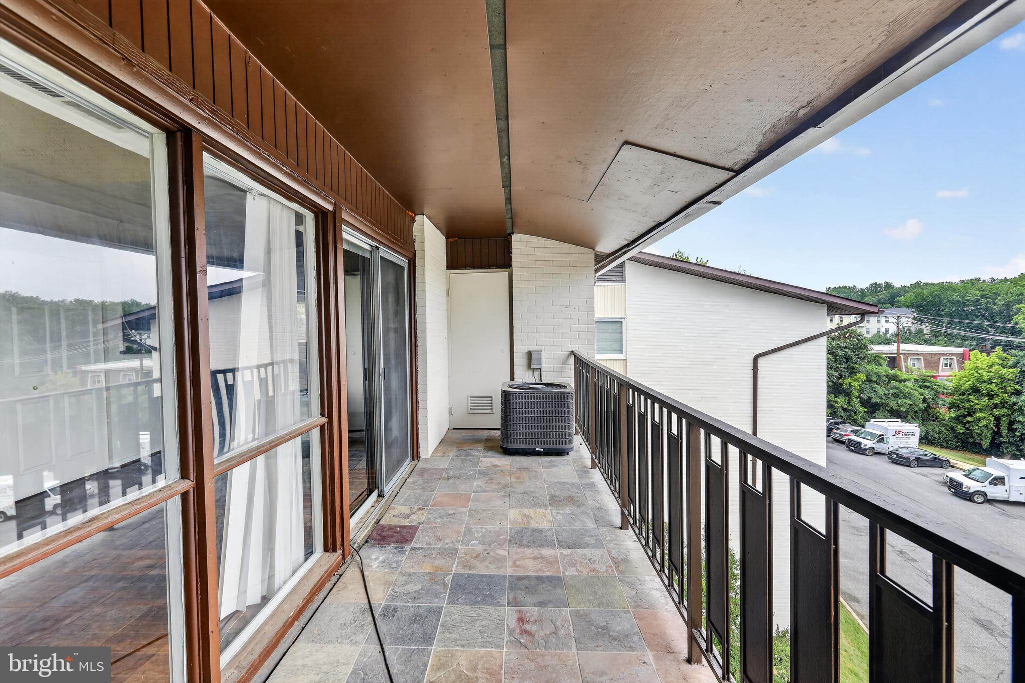 HUNTCREST CONDOMINIUM - Residential