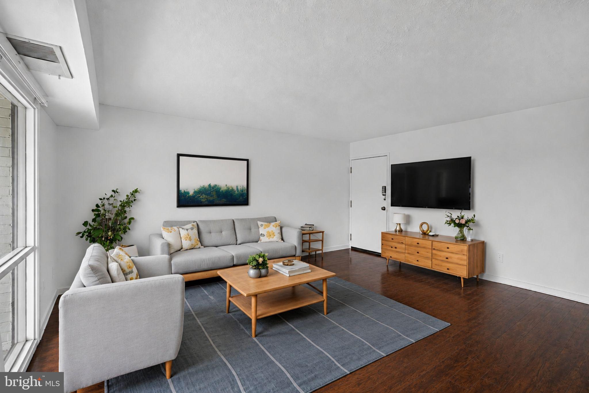 HUNTCREST CONDOMINIUM - Residential