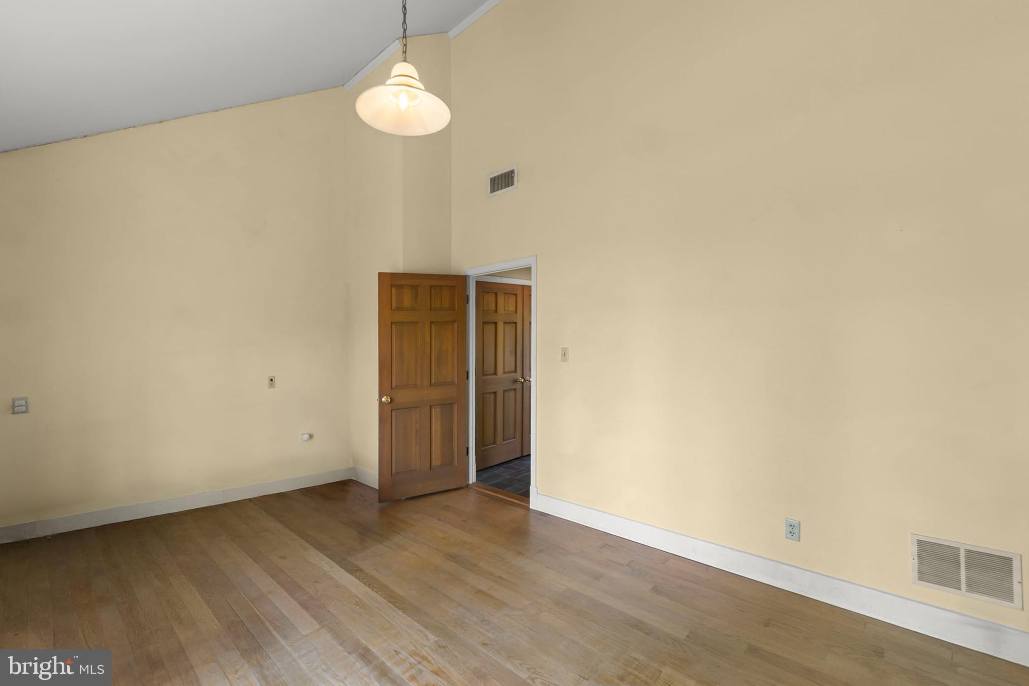 WOODS MILL - Residential