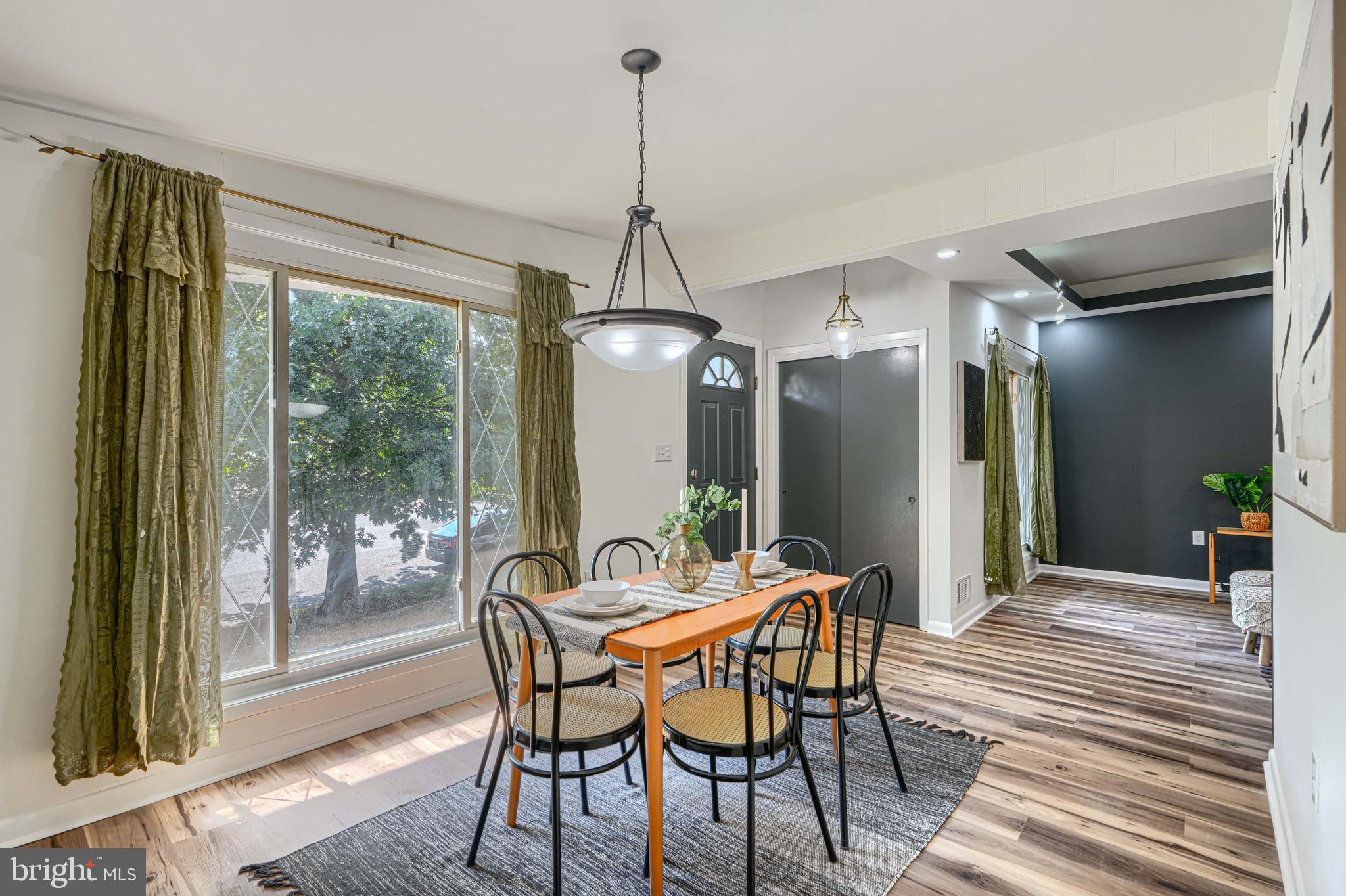 GLENMONT - Residential