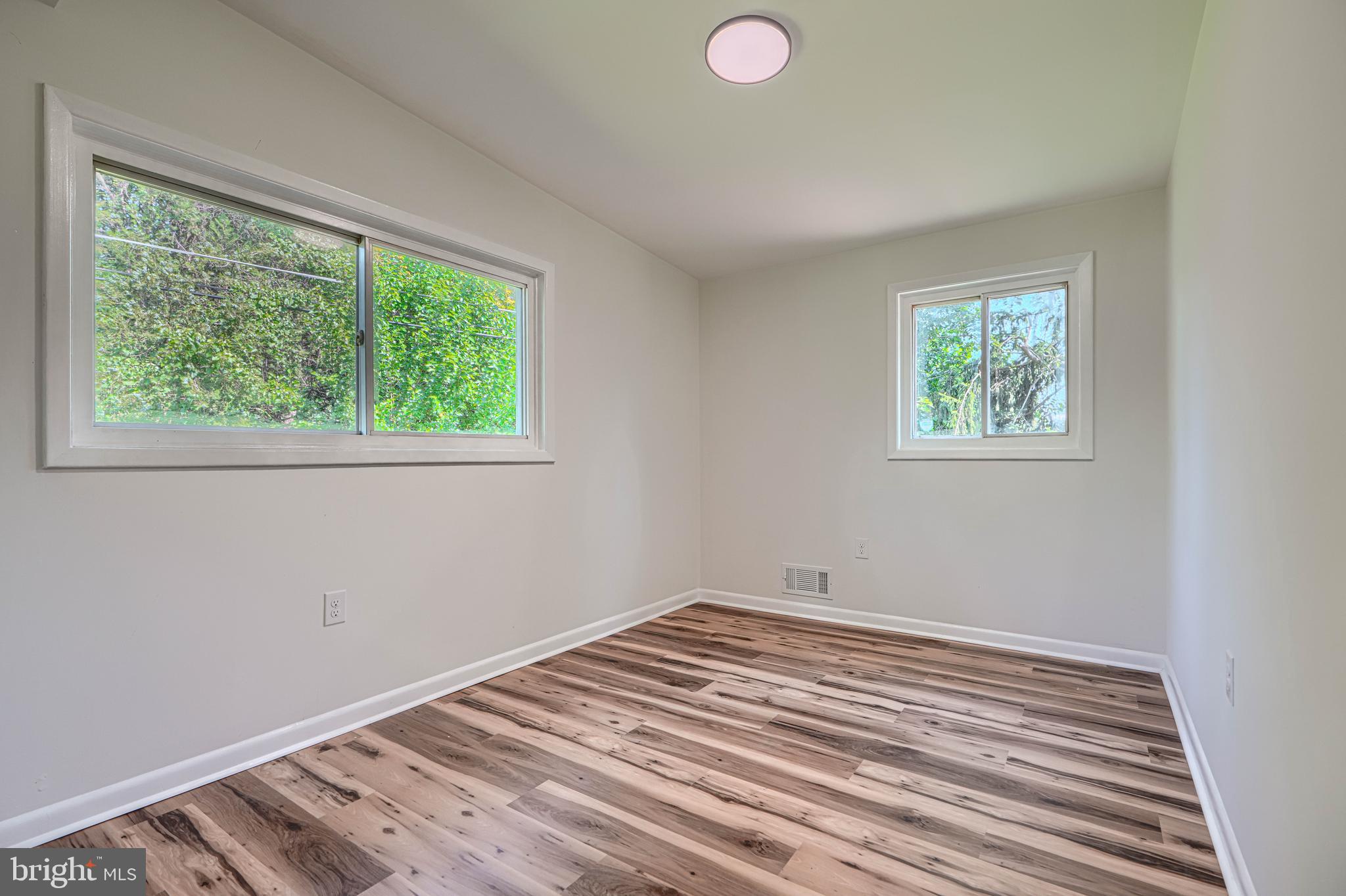 GLENMONT - Residential