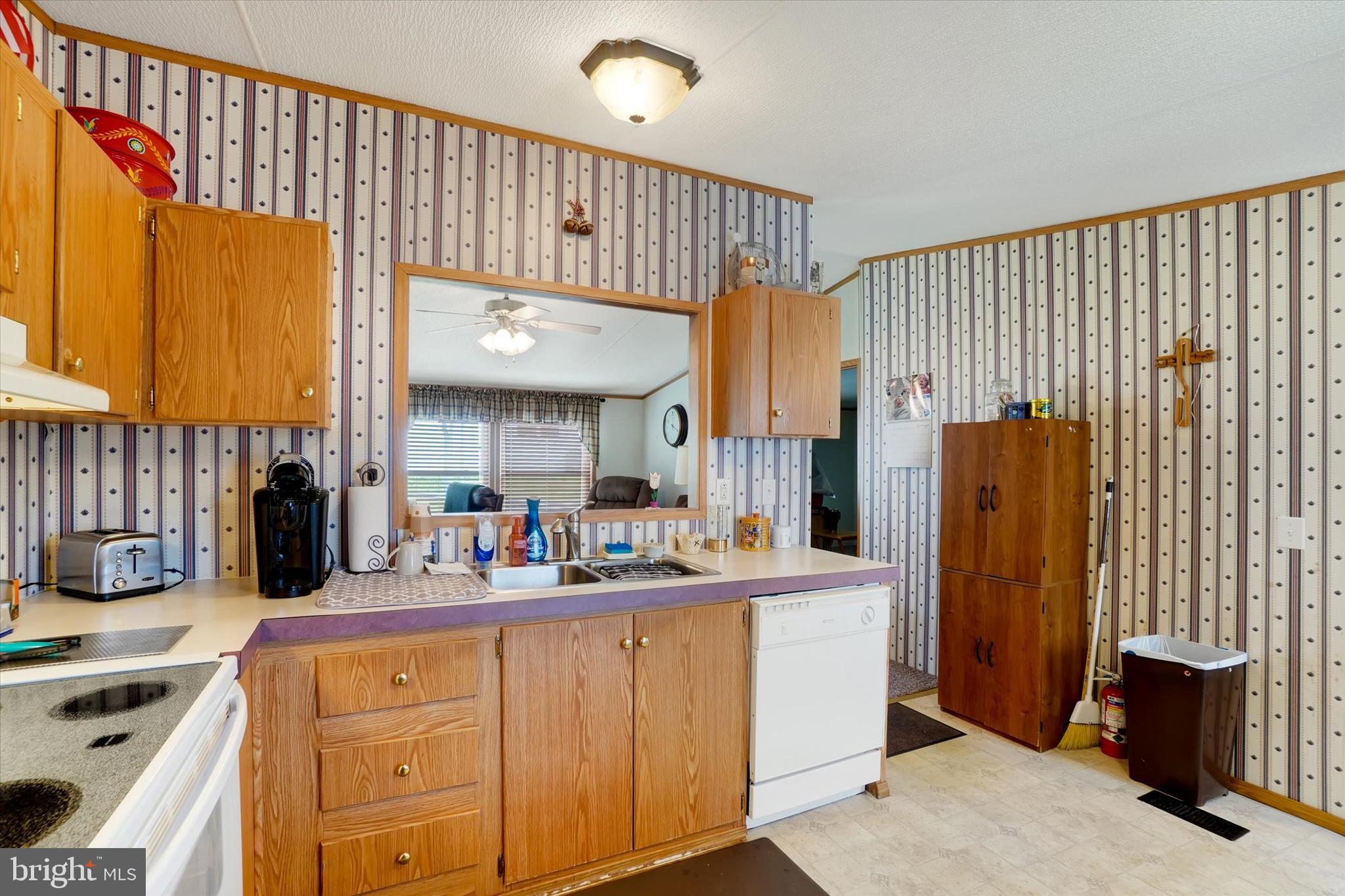 DEERFIELD VILLAGE MHP - Residential