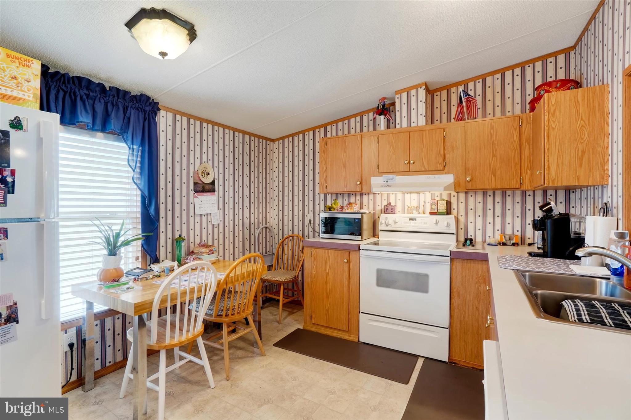 DEERFIELD VILLAGE MHP - Residential