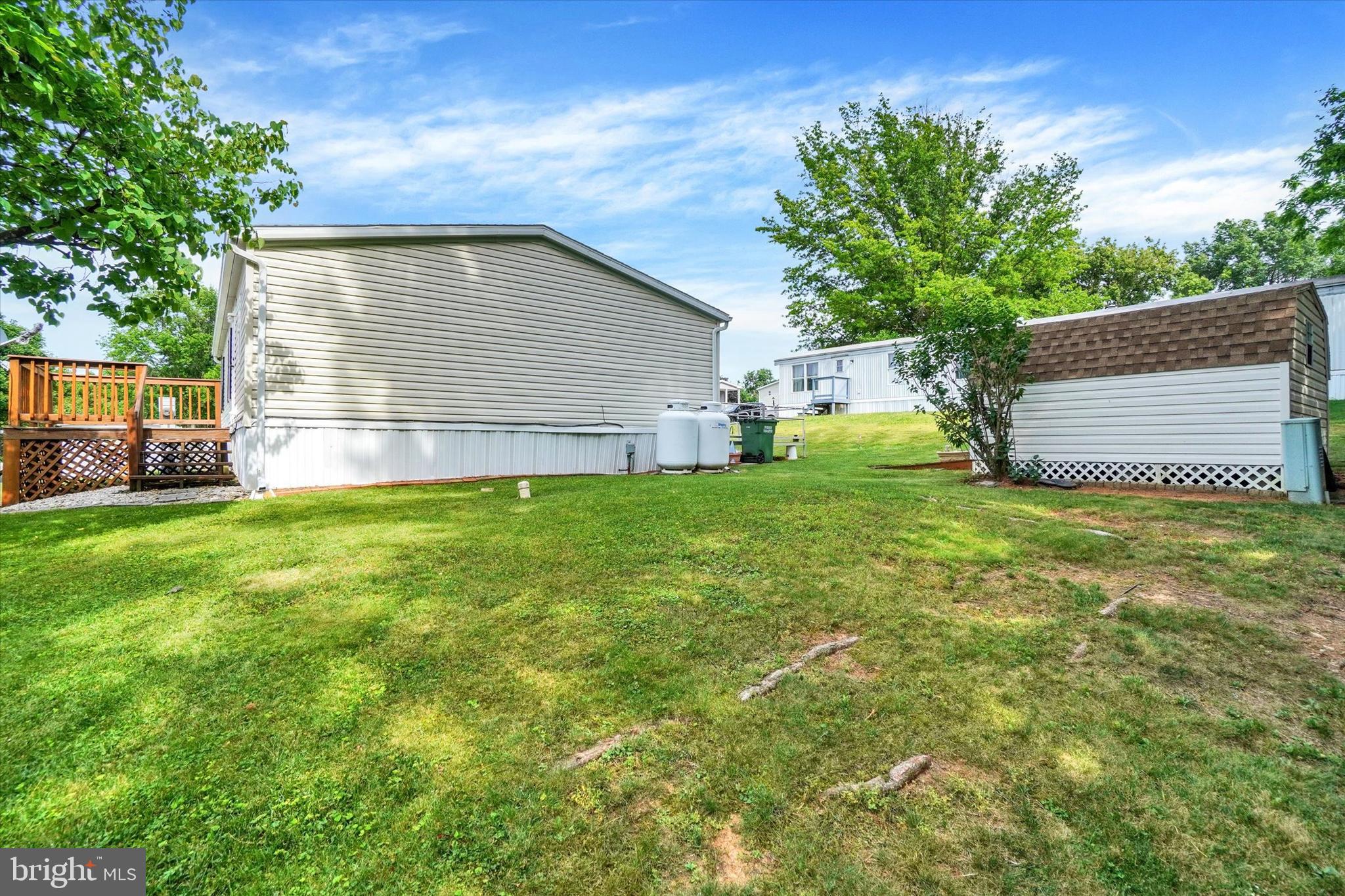 DEERFIELD VILLAGE MHP - Residential