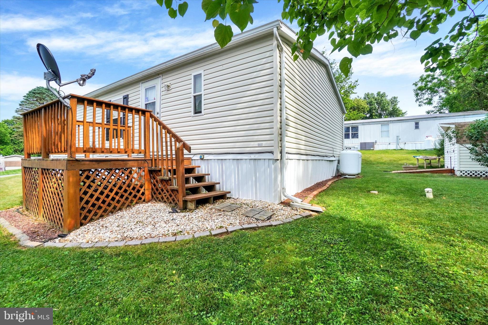DEERFIELD VILLAGE MHP - Residential