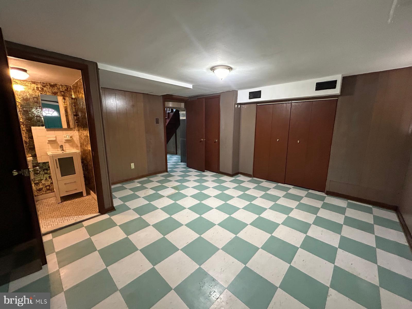 PHILADELPHIA (NORTHEAST) - Residential