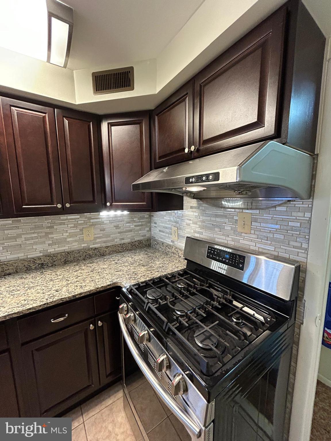 PHILADELPHIA (NORTHEAST) - Residential