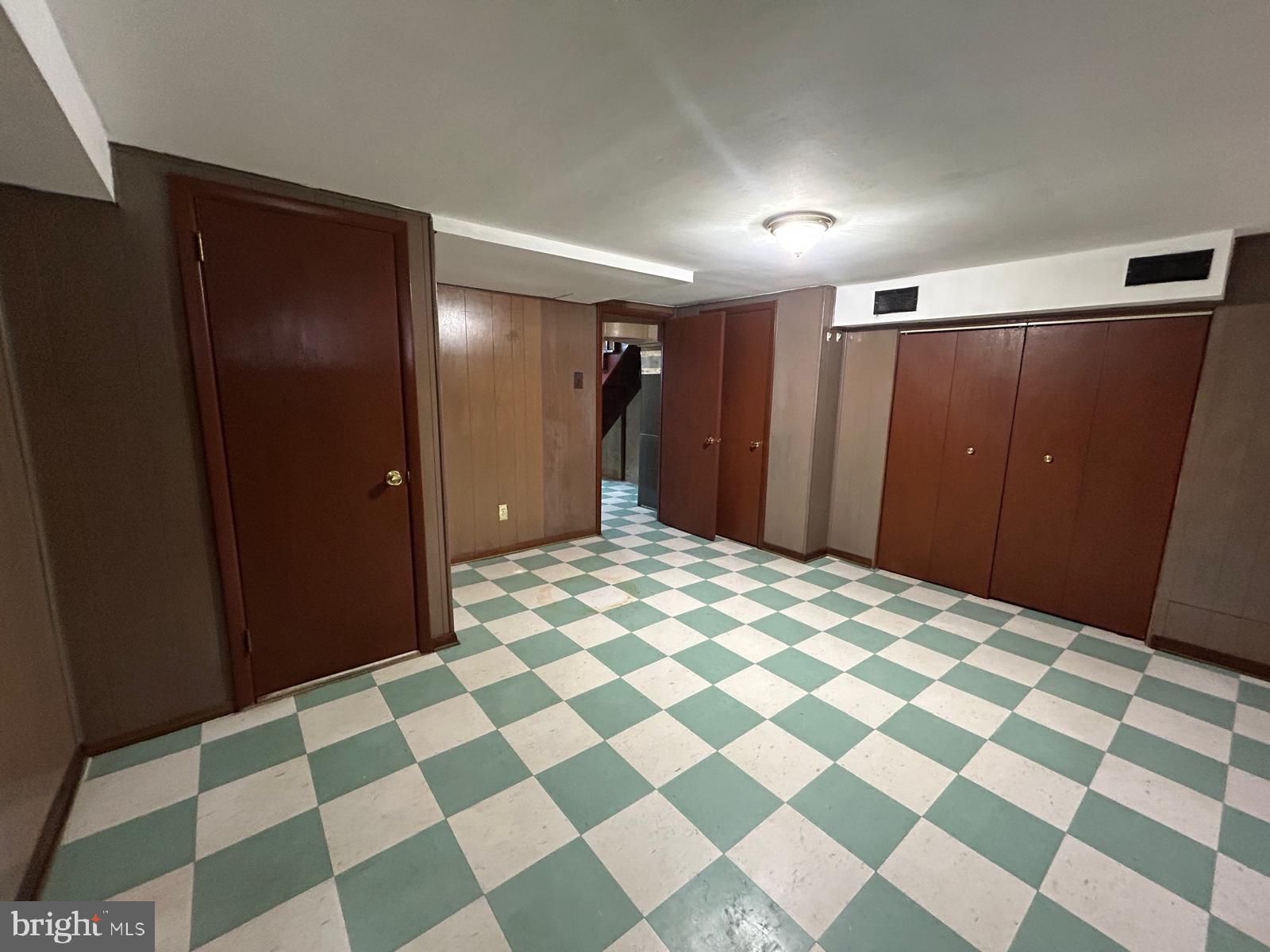 PHILADELPHIA (NORTHEAST) - Residential