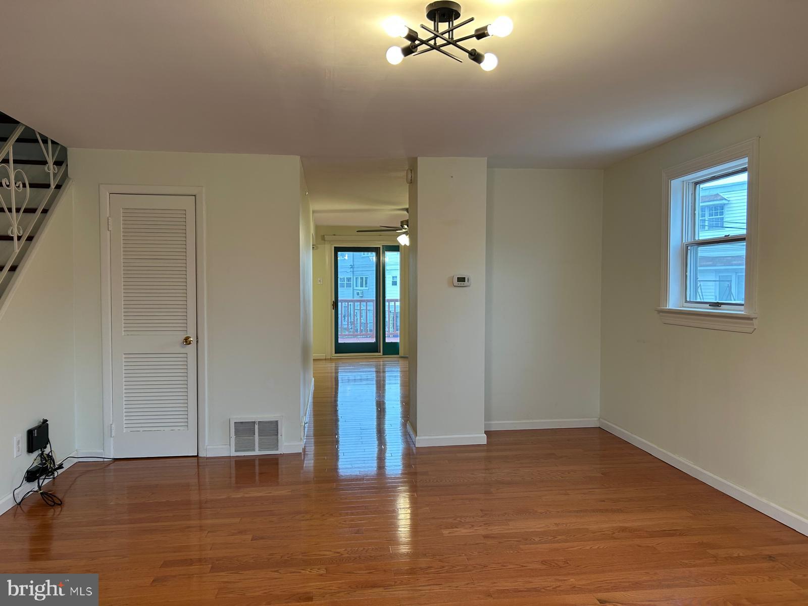 PHILADELPHIA (NORTHEAST) - Residential