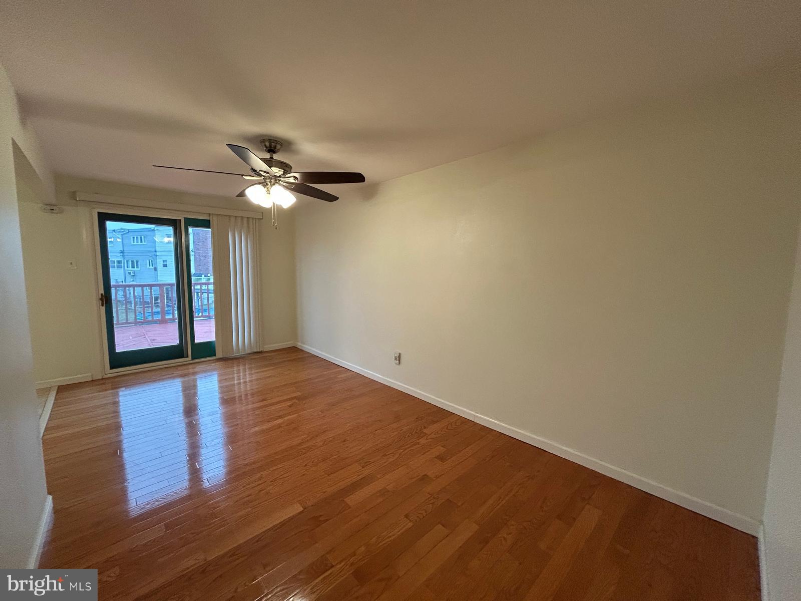 PHILADELPHIA (NORTHEAST) - Residential