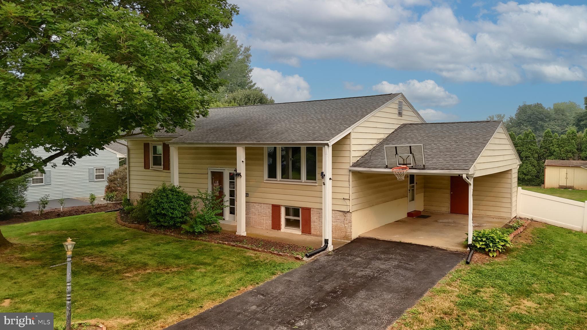 DARTMOUTH FARMS - Residential