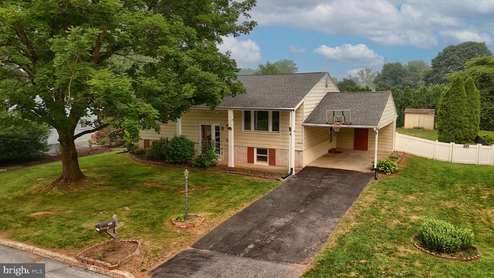 DARTMOUTH FARMS - Residential