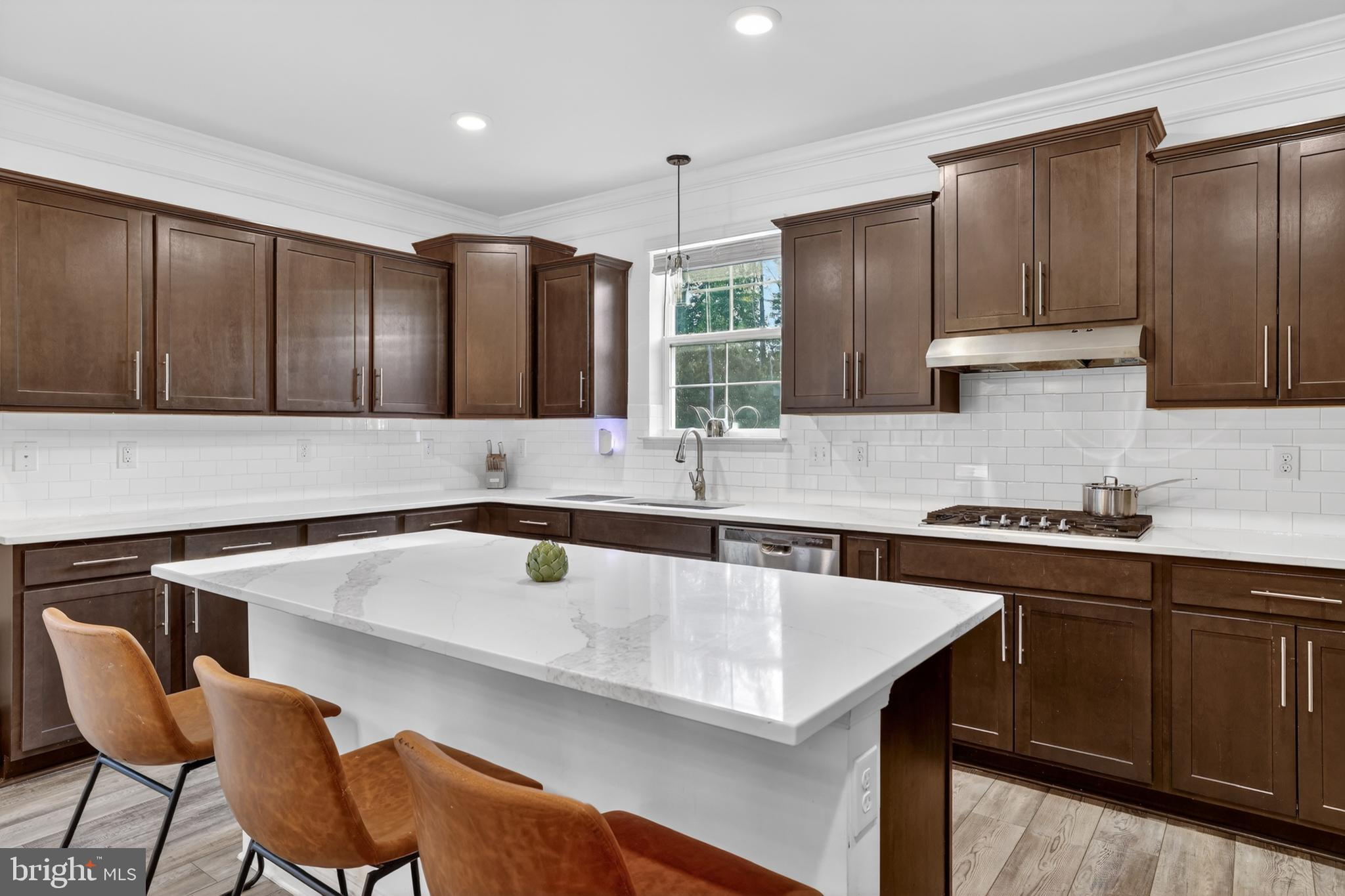 SHELTON KNOLLS - Residential