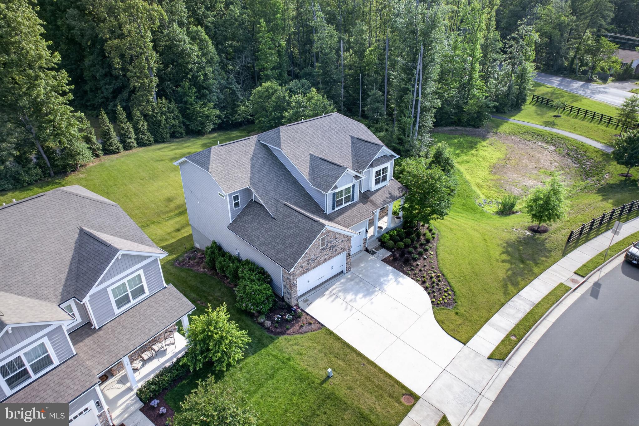 SHELTON KNOLLS - Residential