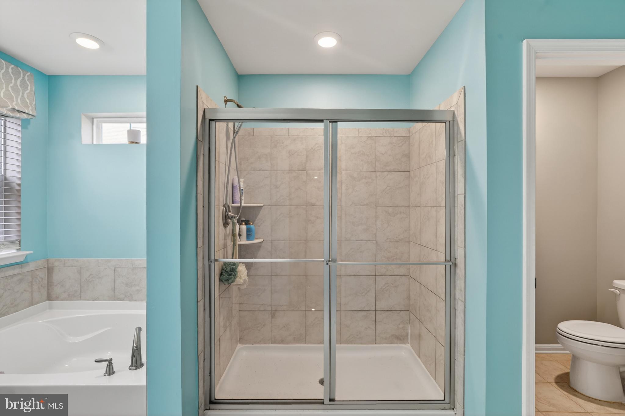 SHELTON KNOLLS - Residential